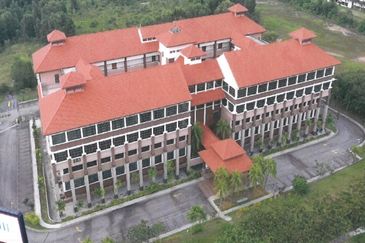 Cyberjaya - Enbloc building (203Ksf, 350 carpark) 