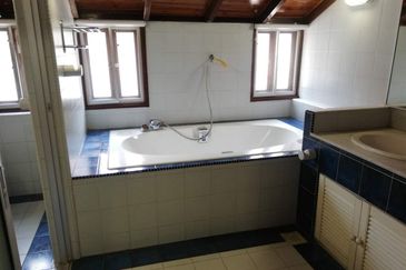 DH - large garden, nice view (home/office)