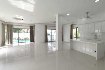 Gated, pool, new kitchen