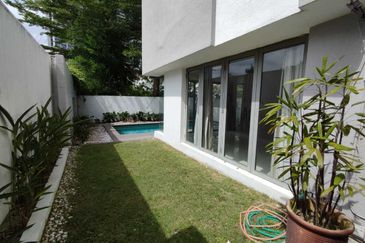 Gated, pool, new kitchen