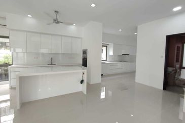 Gated, pool, new kitchen