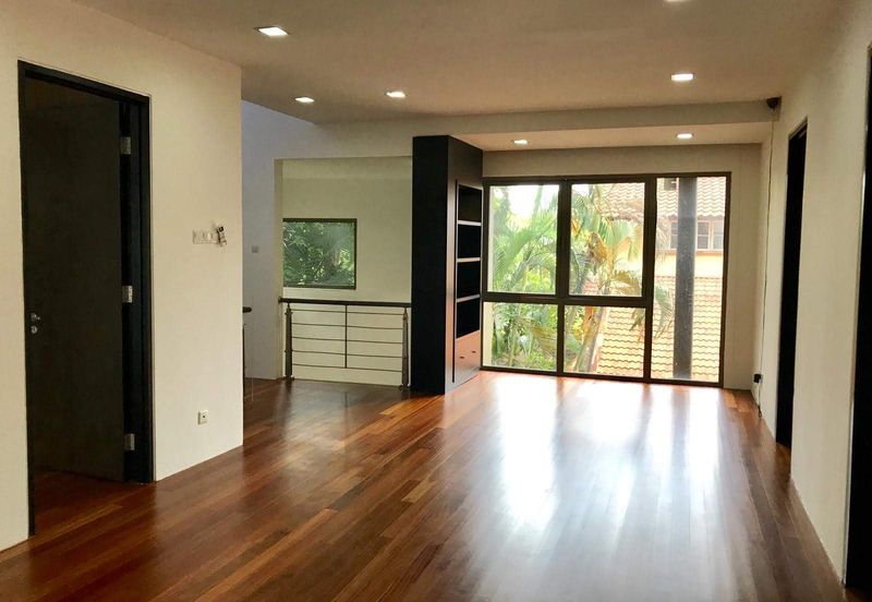 Gated, pool, new kitchen