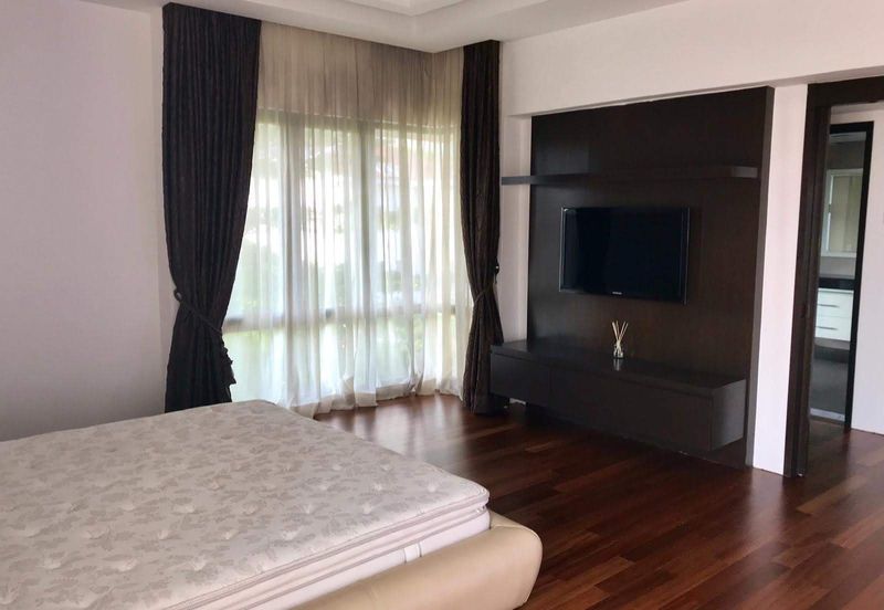 Gated, pool, new kitchen