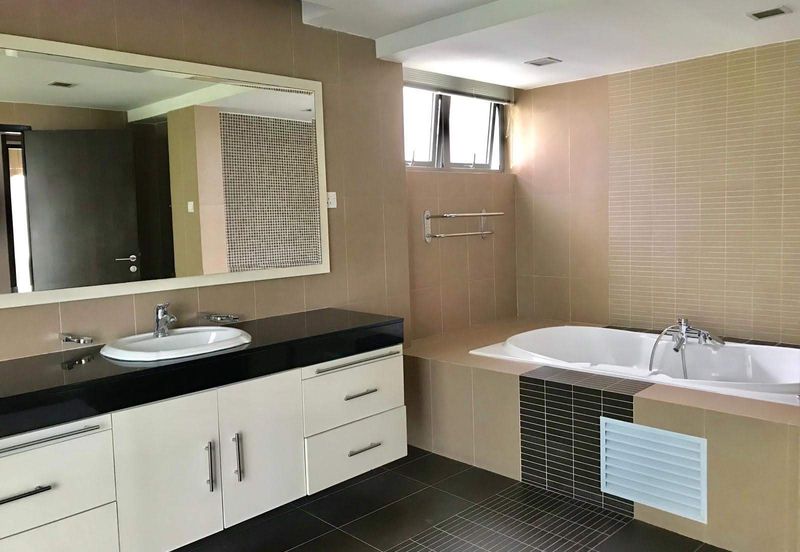 Gated, pool, new kitchen