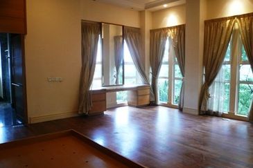 Bangsar Hill - gated, unblocked view 