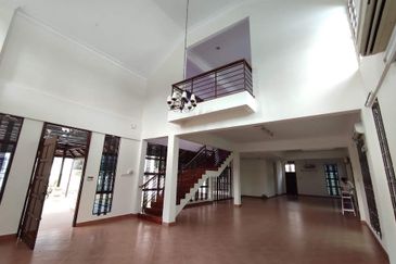 Ampang - Office/yoga/art centre (main road frontage) 