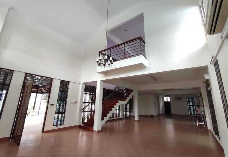 Ampang - Office/yoga/art centre (main road frontage) 