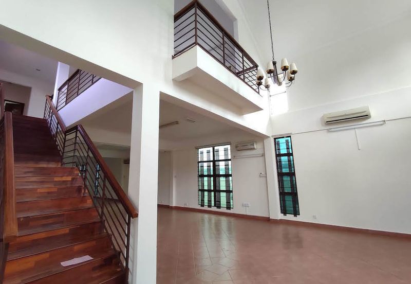 Ampang - Office/yoga/art centre (main road frontage) 