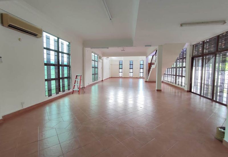 Ampang - Office/yoga/art centre (main road frontage) 