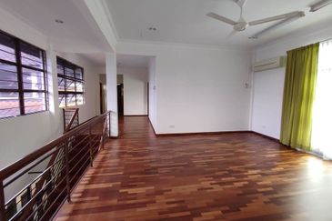 Ampang - Office/yoga/art centre (main road frontage) 