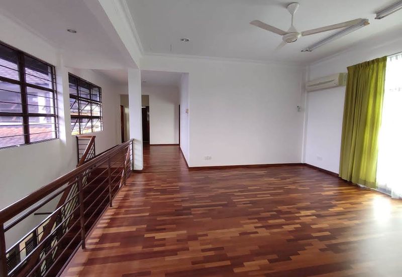 Ampang - Office/yoga/art centre (main road frontage) 