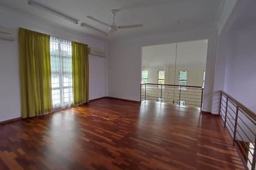 Ampang - Office/yoga/art centre (main road frontage) 