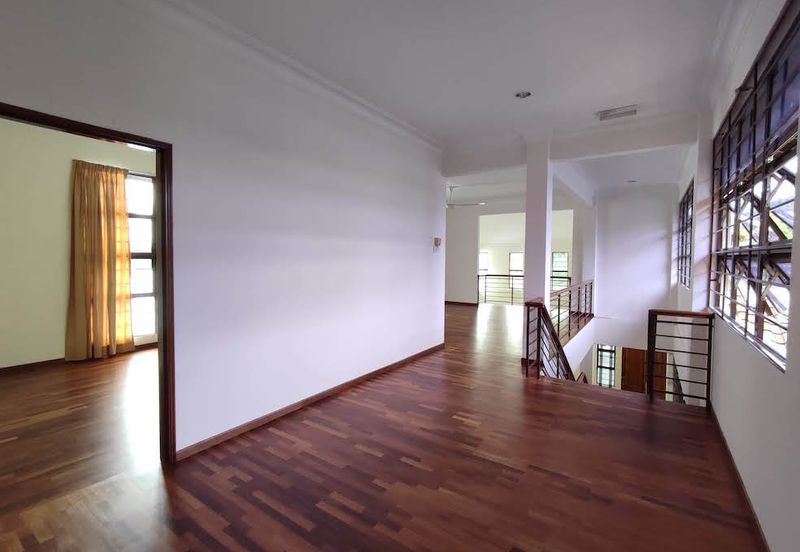 Ampang - Office/yoga/art centre (main road frontage) 