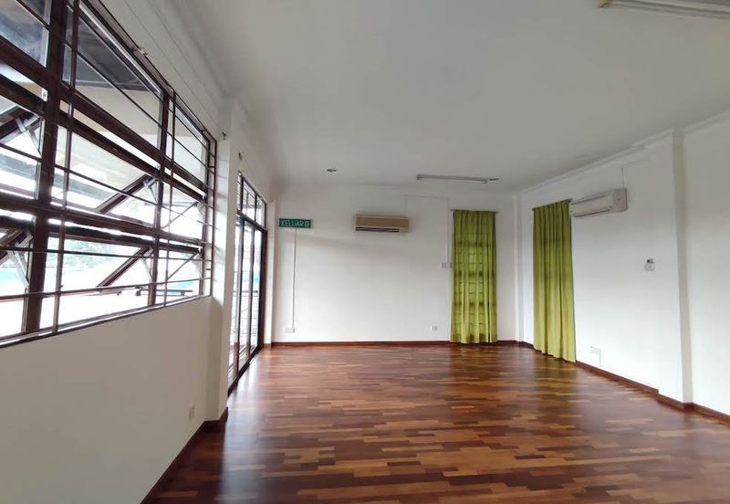 Ampang - Office/yoga/art centre (main road frontage) 