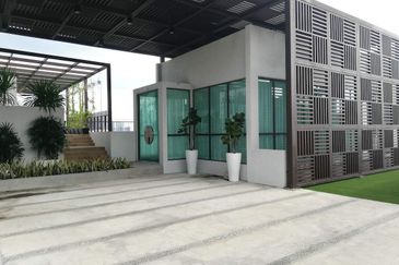 NEW -PJ, Gated, lift, pool (Foreigners can buy)