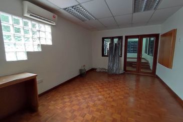 Bangsar - greenery (very private)