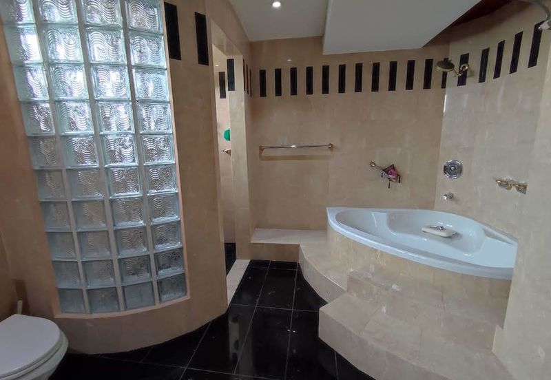 Bangsar - greenery (very private)