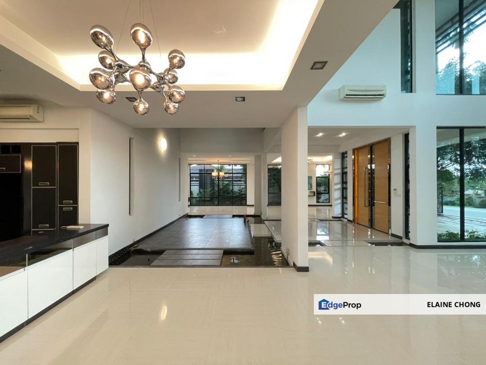 PJ - Showroom, office, residence (busy road), Selangor, Petaling Jaya