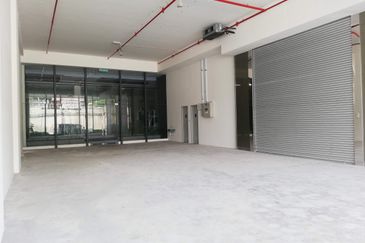 OKR Southbank - Enbloc building,main road,9 storeys 