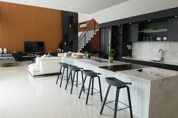 NEW-PJ, Gated, lift, pool (Foreigners can buy) 