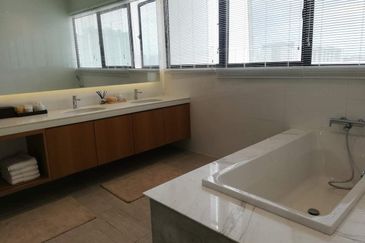 NEW-PJ, Gated, lift, pool (Foreigners can buy) 