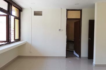 Jln Damai-15000sf land (Office/School/Cafe) Refurbished