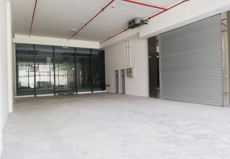 OKR Southbank - Enbloc building,main road,9 storeys  