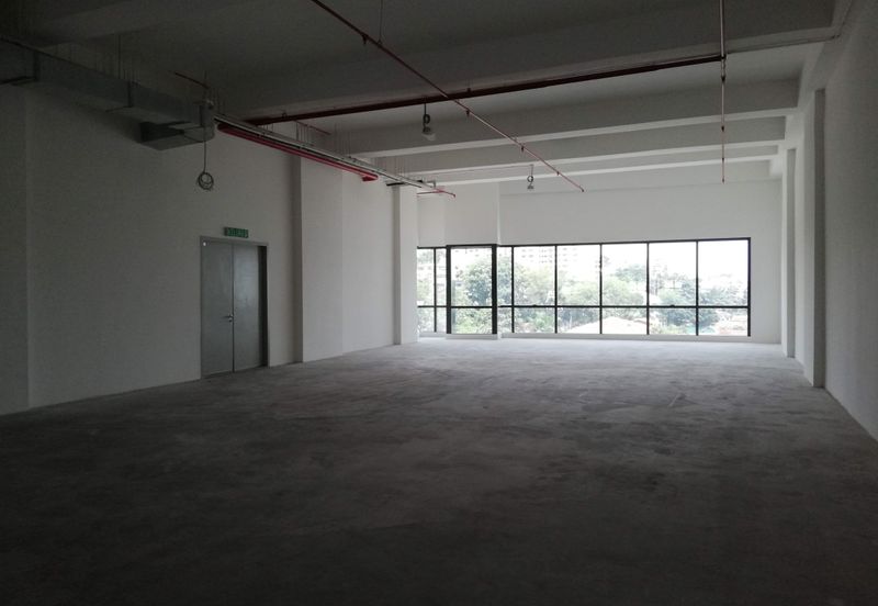 OKR Southbank - Enbloc building,main road,9 storeys  