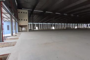 North Port-NEW (7. acre/190Ksf) with loading bay