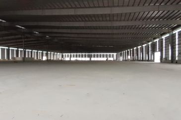 North Port-NEW (7. acre/190Ksf) with loading bay