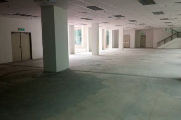 Concourse - Retail, Showroom, gym (walk to LRT)