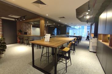 Menara EcoWorld (The Stride Strata Office @ BBCC)