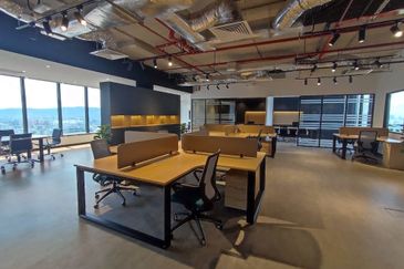 Menara EcoWorld (The Stride Strata Office @ BBCC)