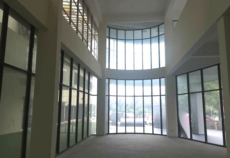 Medan 28 - Corner, 3.5 storey