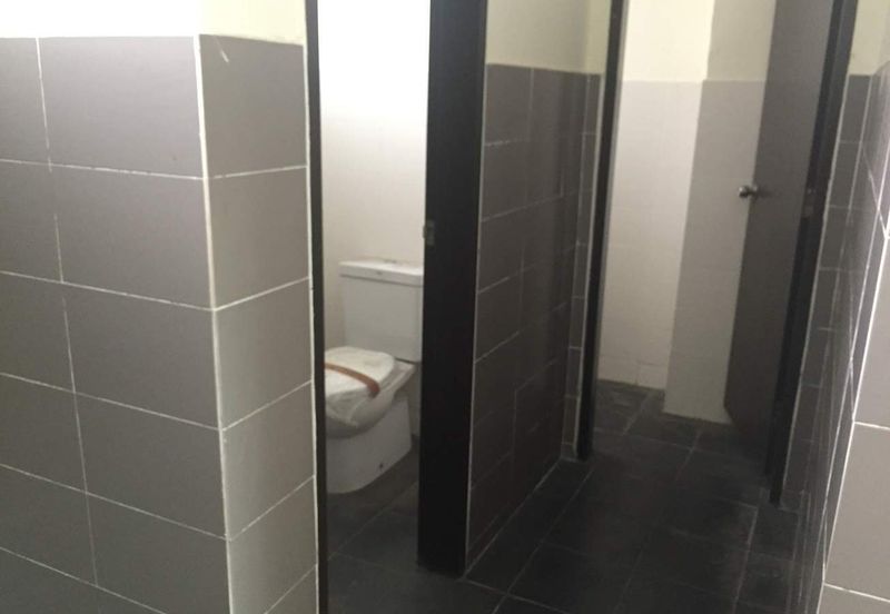 Medan 28 - Corner, 3.5 storey