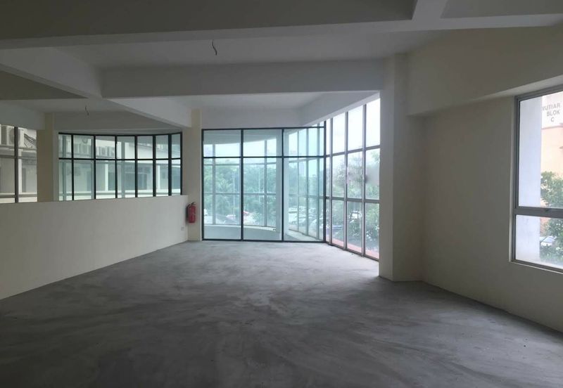 Medan 28 - Corner, 3.5 storey