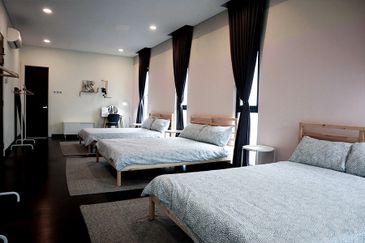 Gated, with lift, low density (free MF) 