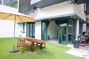 Gated, with lift, low density (free MF)