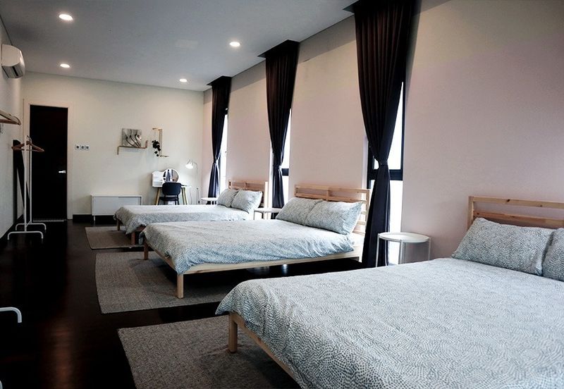 Gated, with lift, low density (free MF)