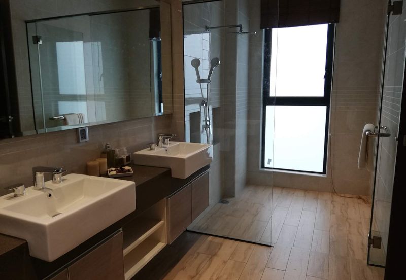 Gated, with lift, low density (free MF)