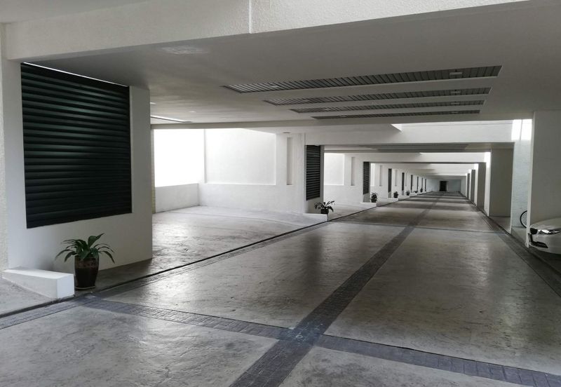 Gated, with lift, low density (free MF)