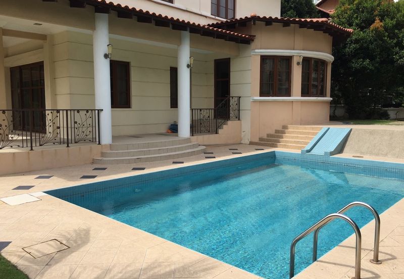 Kiara Peak (Puncak Kiara)