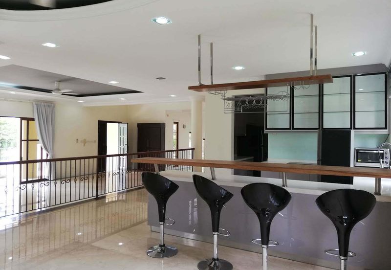 Kiara Peak (Puncak Kiara)