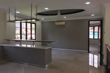 Kiara Peak (Puncak Kiara)