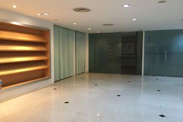 Enbloc building (College/Office) - 35 carpark 