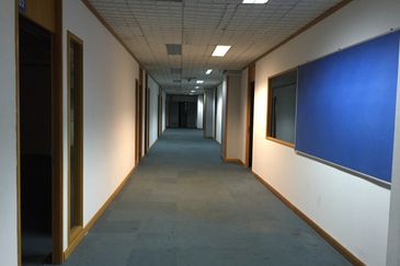 Enbloc building (College/Office) - 35 carpark 