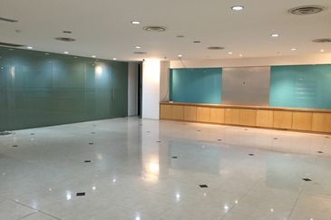 Enbloc building (College/Office) - 35 carpark 