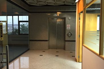 Enbloc building (College/Office) - 35 carpark 