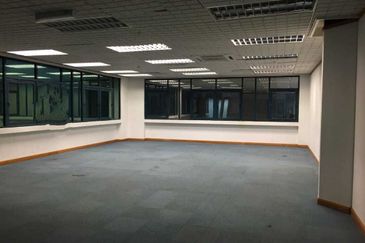 Enbloc building (College/Office) - 35 carpark 