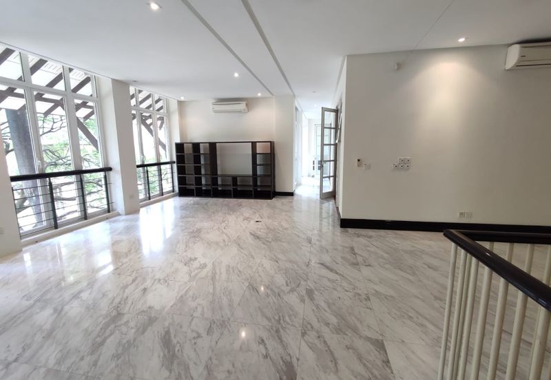 GOOD BUY!! Bangsar Hill (BSC, MRT) - Gated, large house 